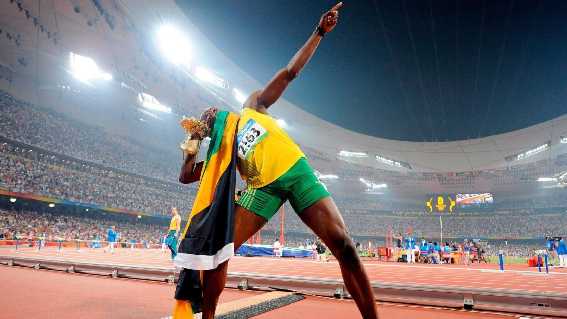 体育综艺节目邀请球员参与展现运动员多面形象与亲和力，邀请体育明星的综艺