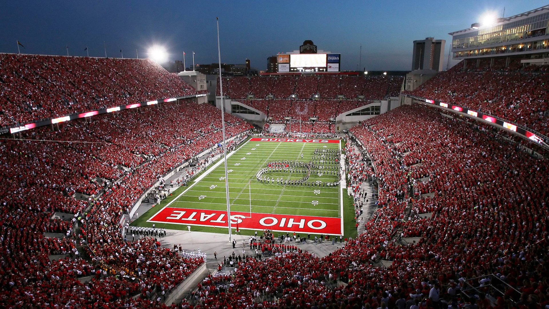 开云电子-球迷文化盛行，创意横幅点亮赛场，球队宣传文案